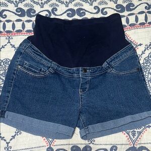M- Oh Mama Maternity shorts